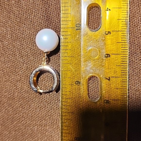 Pearl earrings - Picture 3 of 5